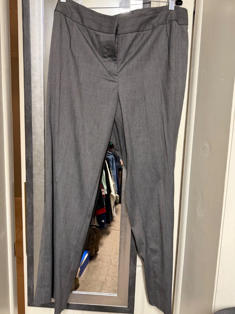 Suit - Picture 3 of 4